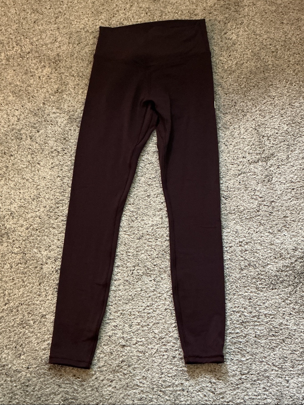 Vuori All the Form Leggings ~ Raisin - Picture 6 of 10